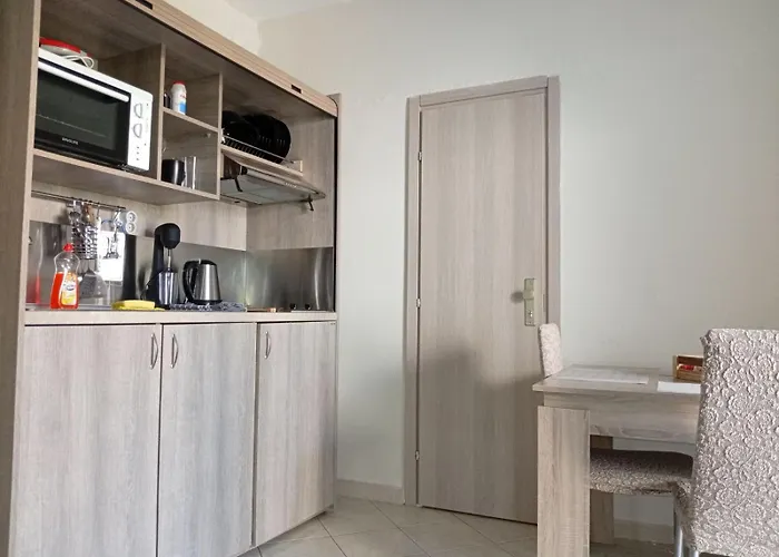 Elina House * ניקיטי